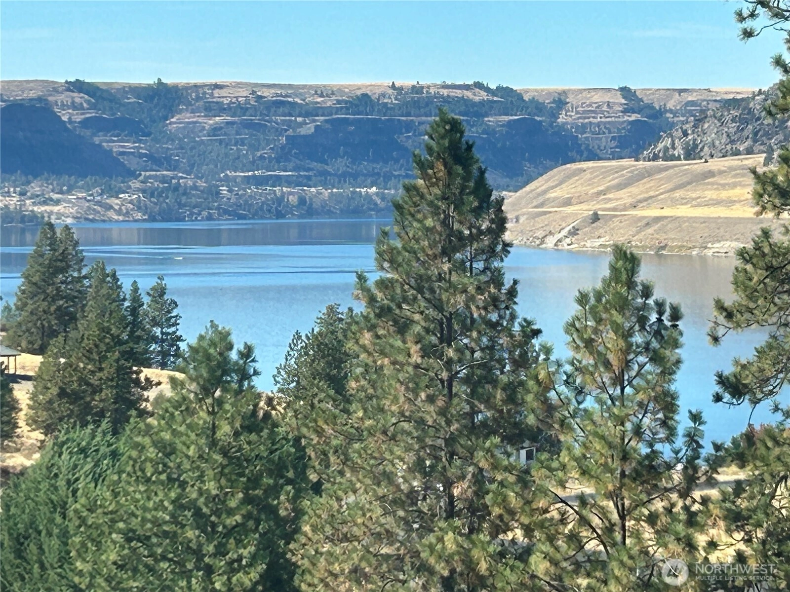 39461 Bitterroot Ln N Seven Bays WA 99122