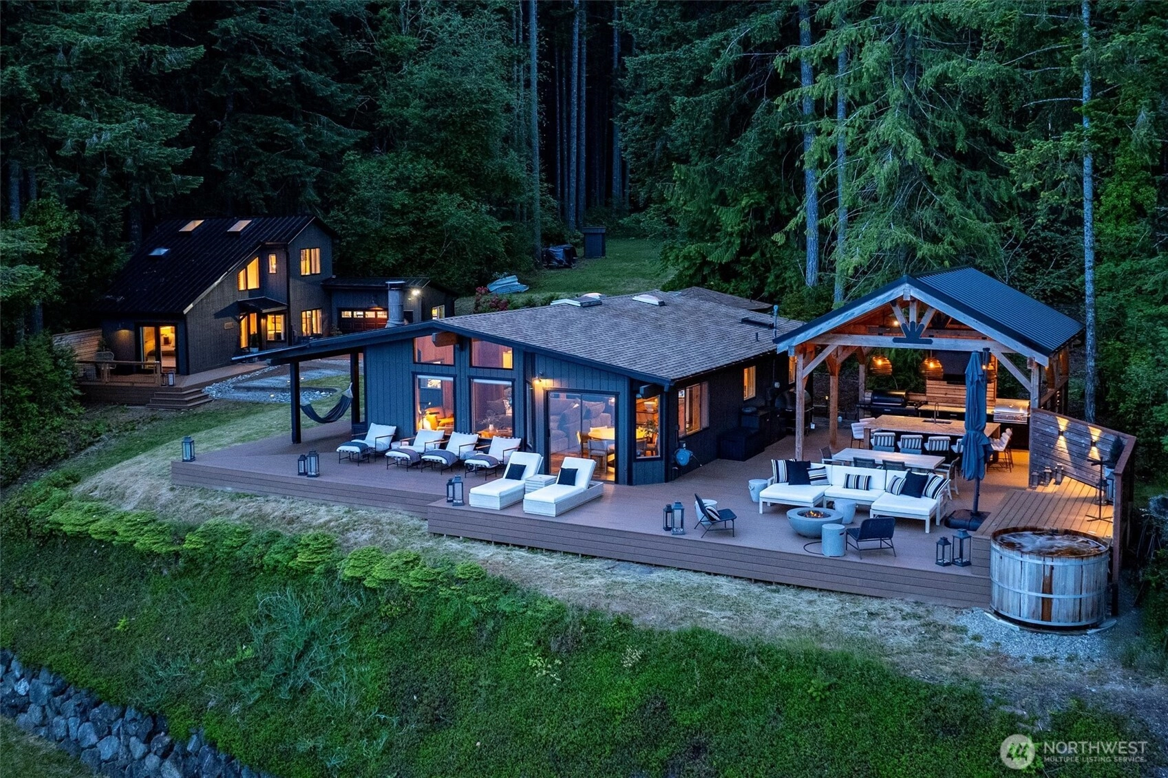 6570 E Grapeview Loop Rd Allyn WA 98524
