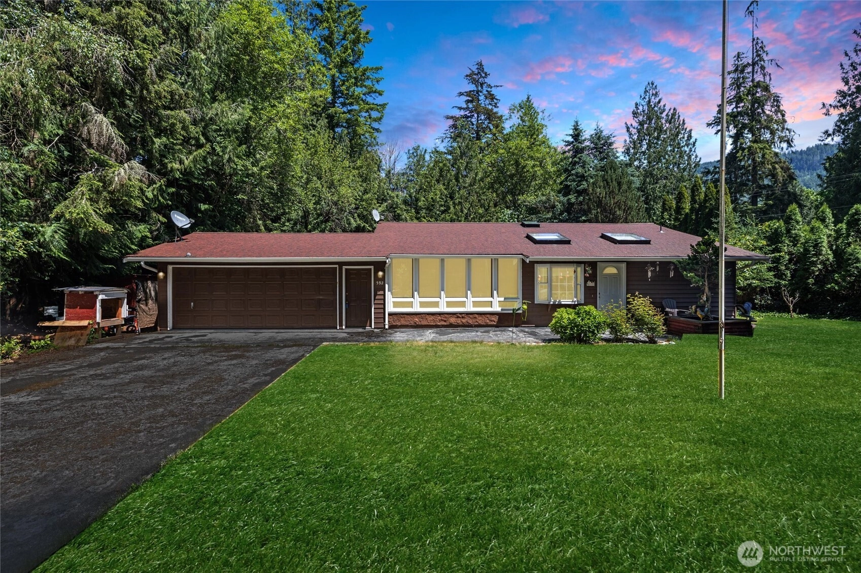 592 Sprague Valley Dr Maple Falls WA 98266
