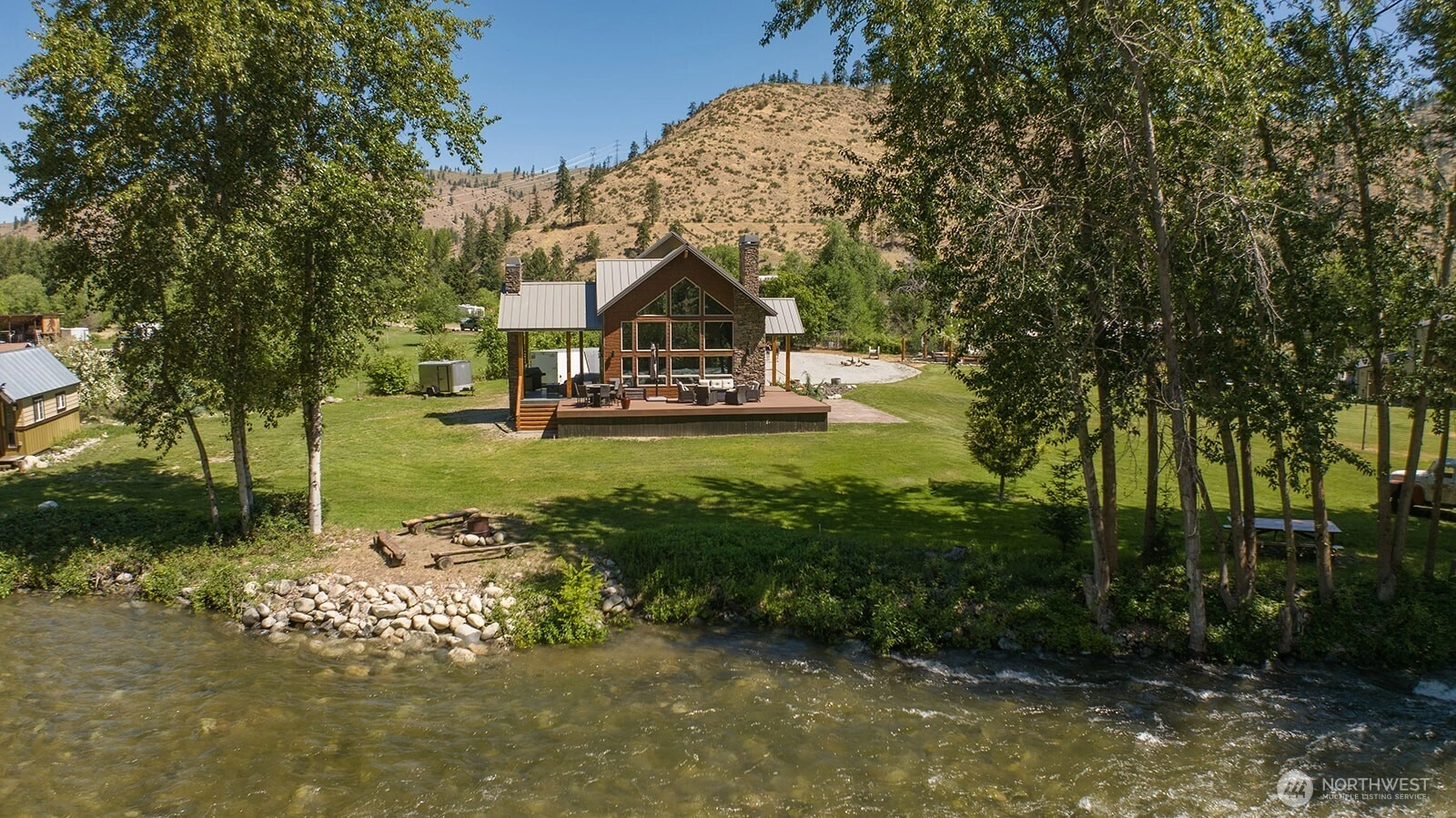 180 Country River Ln Entiat WA 98822