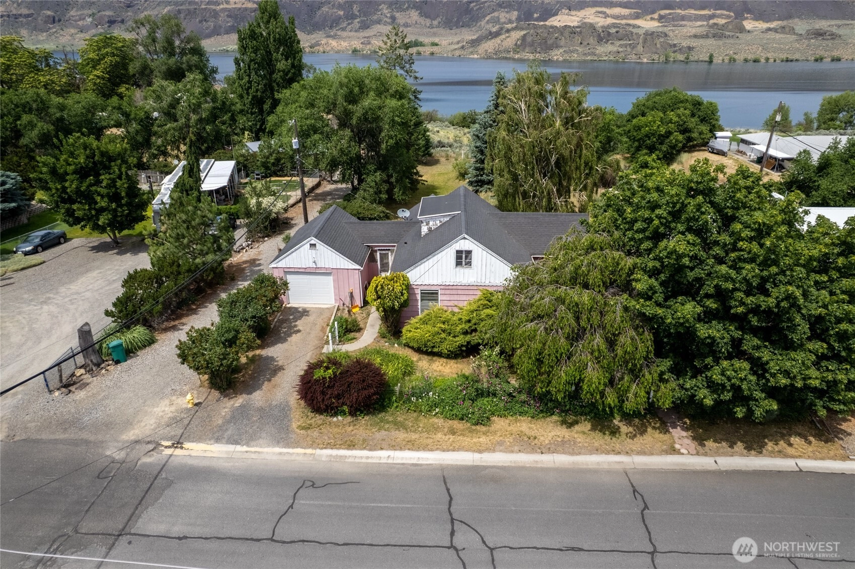 335 Sunny Dr Electric City WA 99123
