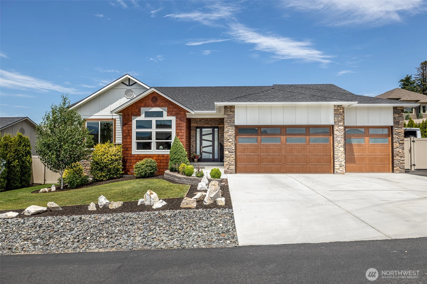 453 Spruce Ct NW East Wenatchee WA 98802