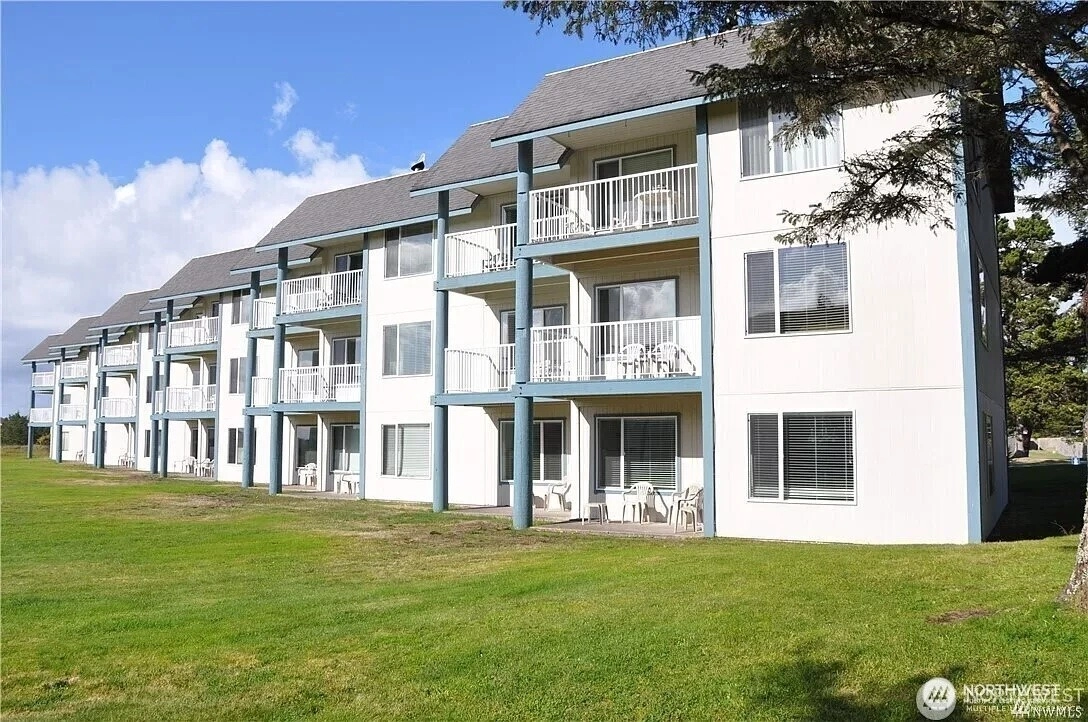210 26th St NW Unit 105 Unit 105 Long Beach WA 98361