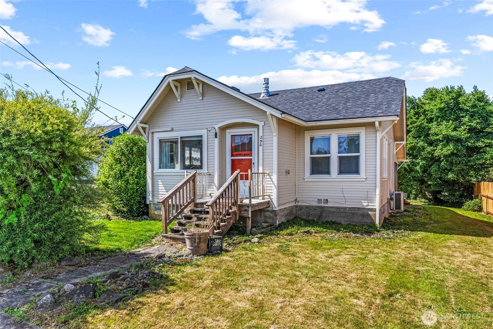 290 S Second St Cathlamet WA 98612