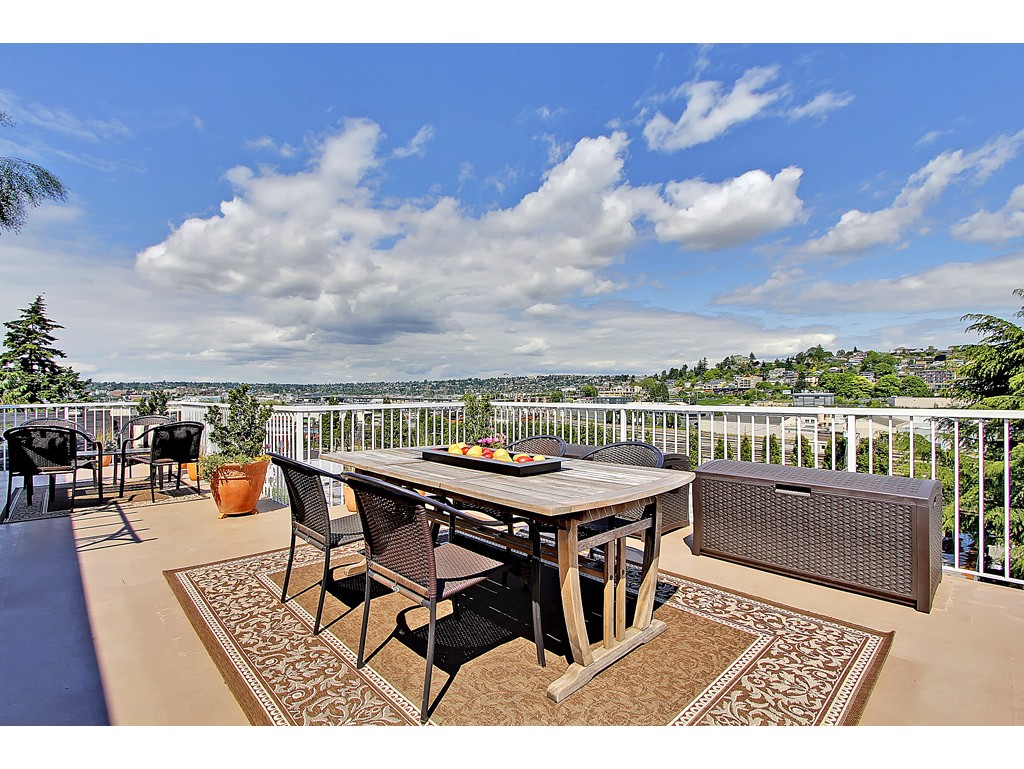 3228 21st Ave W Unit 300 Unit 300 Seattle WA 98199