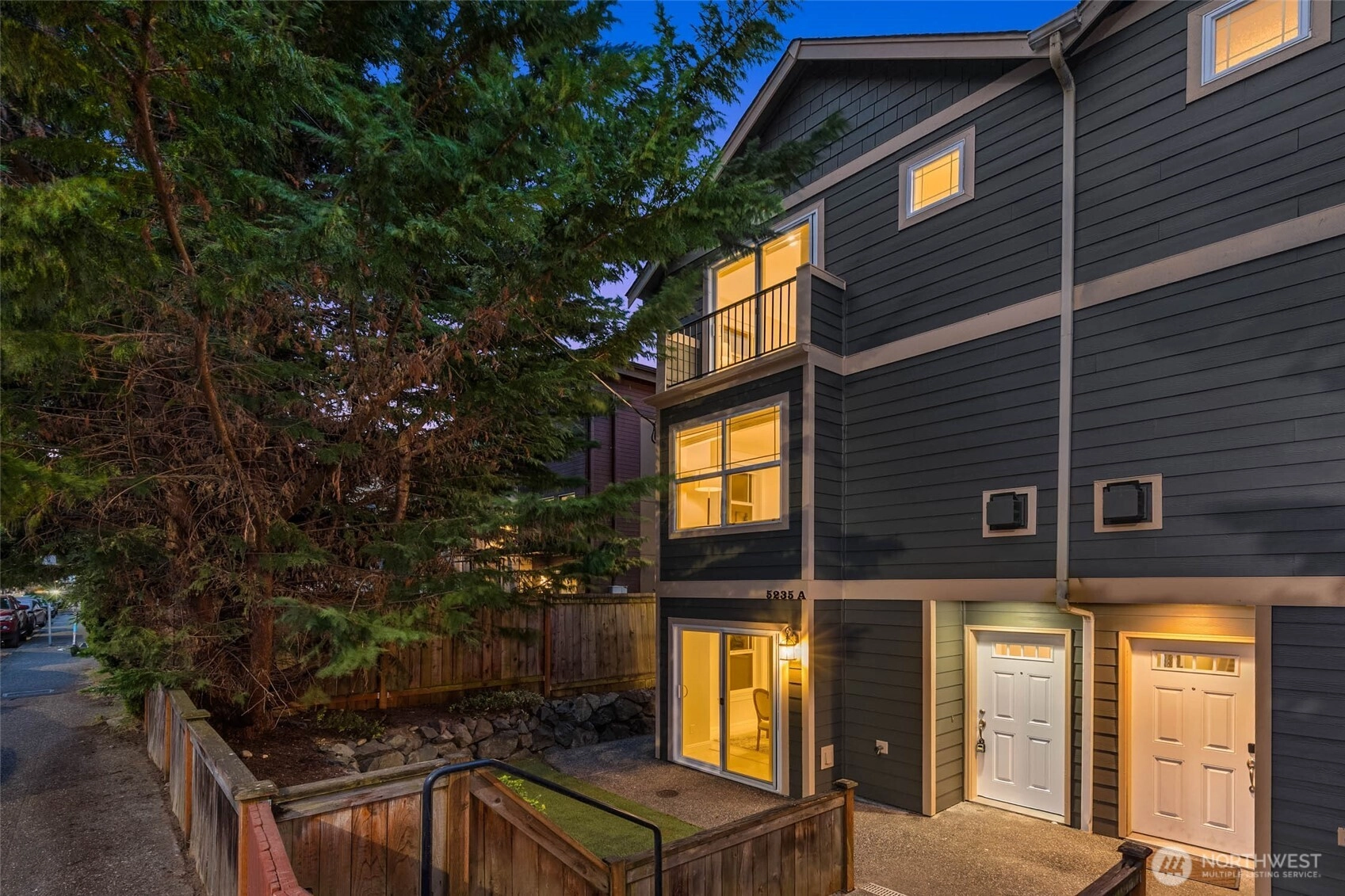 5235 11 Ave NE Unit A Unit A Seattle WA 98105