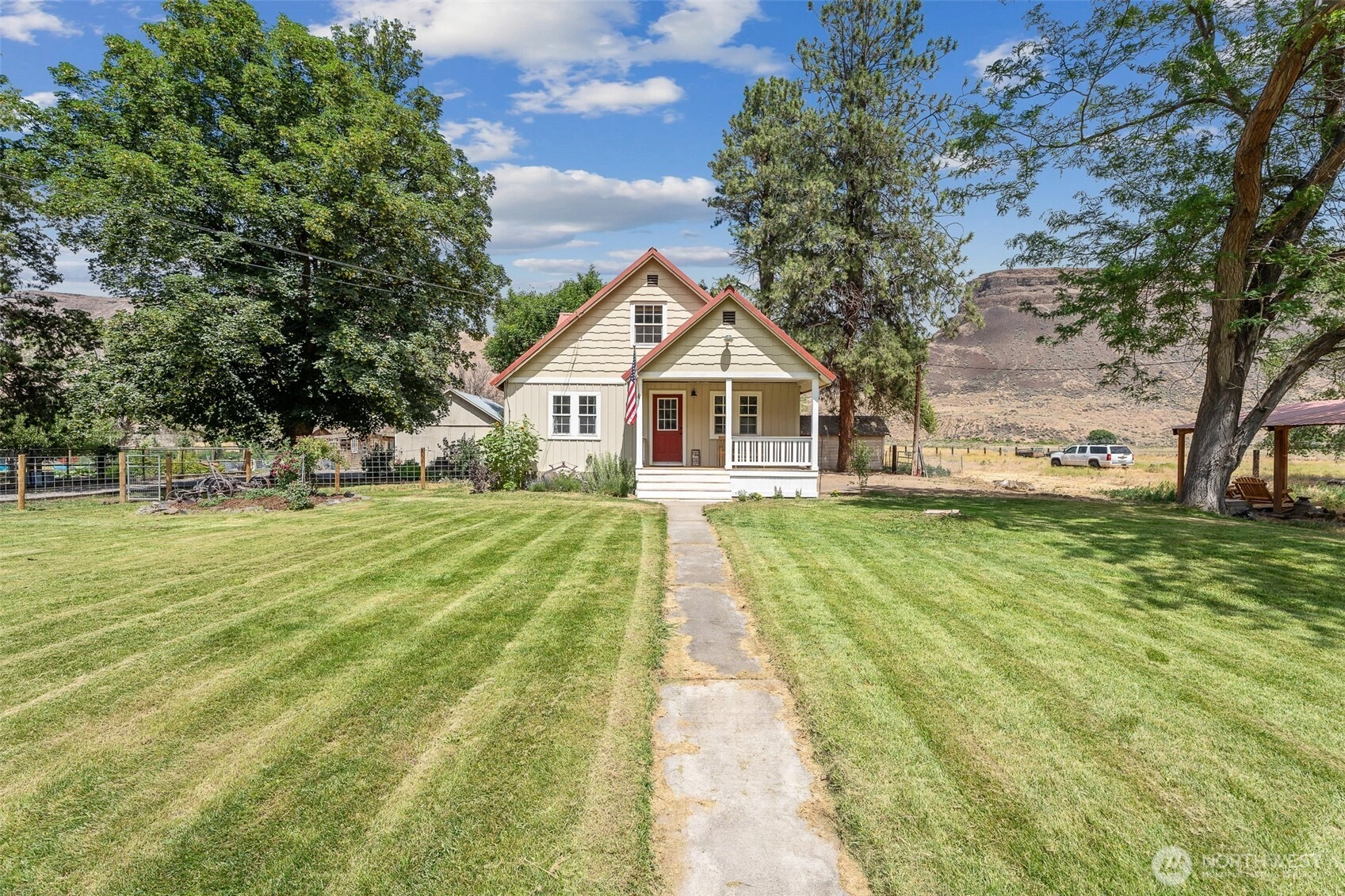 39 Wagon Rd Palisades WA 98845