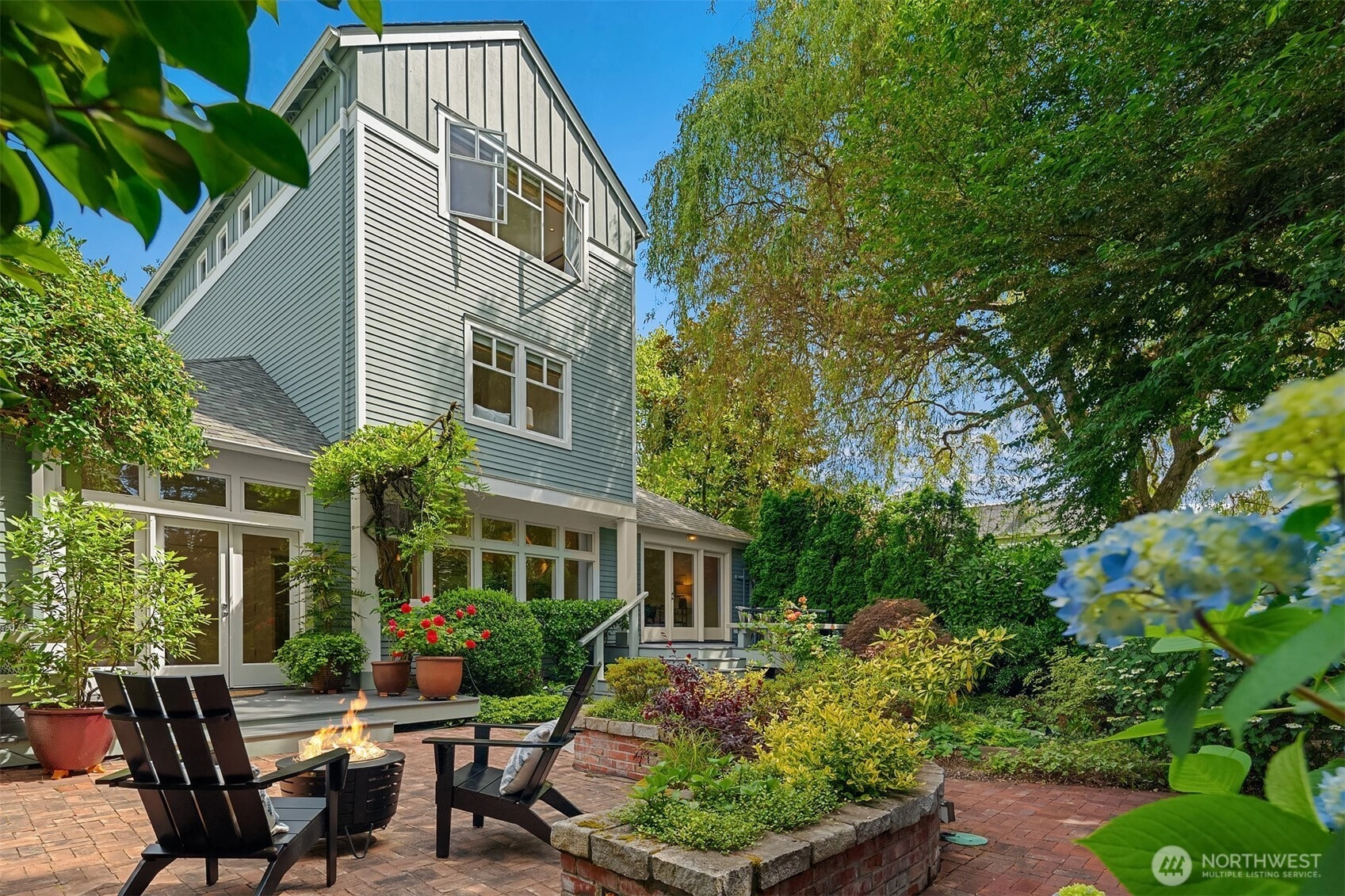 3863 E Olive St Seattle WA 98122