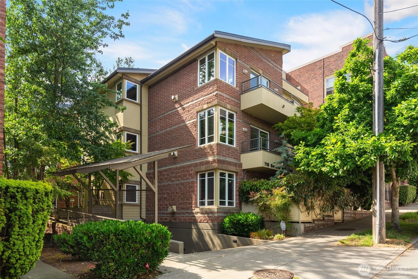 719 2nd Ave W Unit 101 Unit 101 Seattle WA 98119