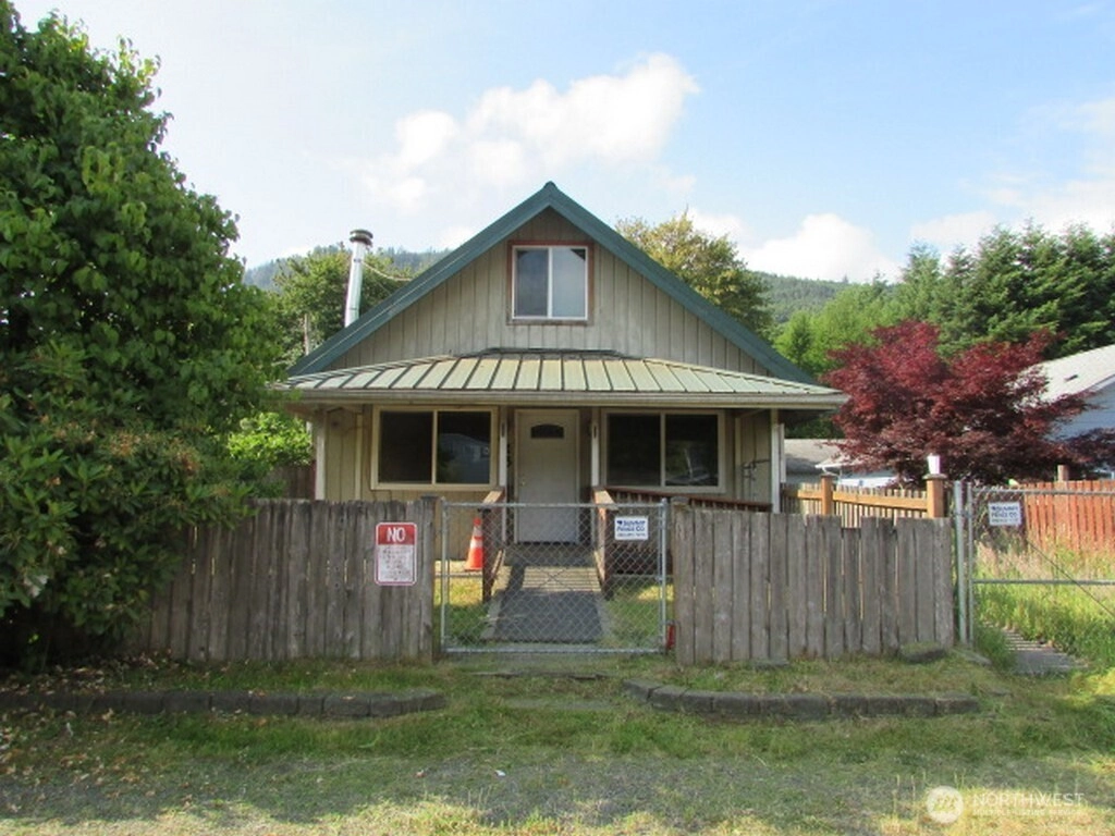 725 W Main Morton WA 98356