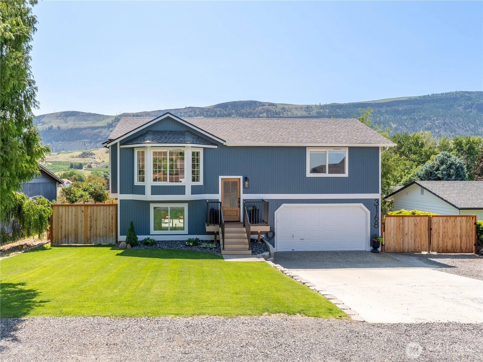 3168 Monterey Dr Unit  Malaga WA 98828