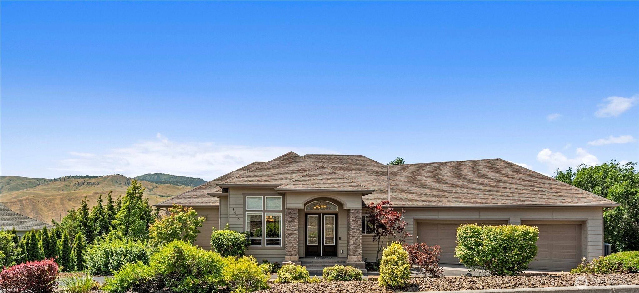 1075 Ridge Crest Dr Wenatchee WA 98801