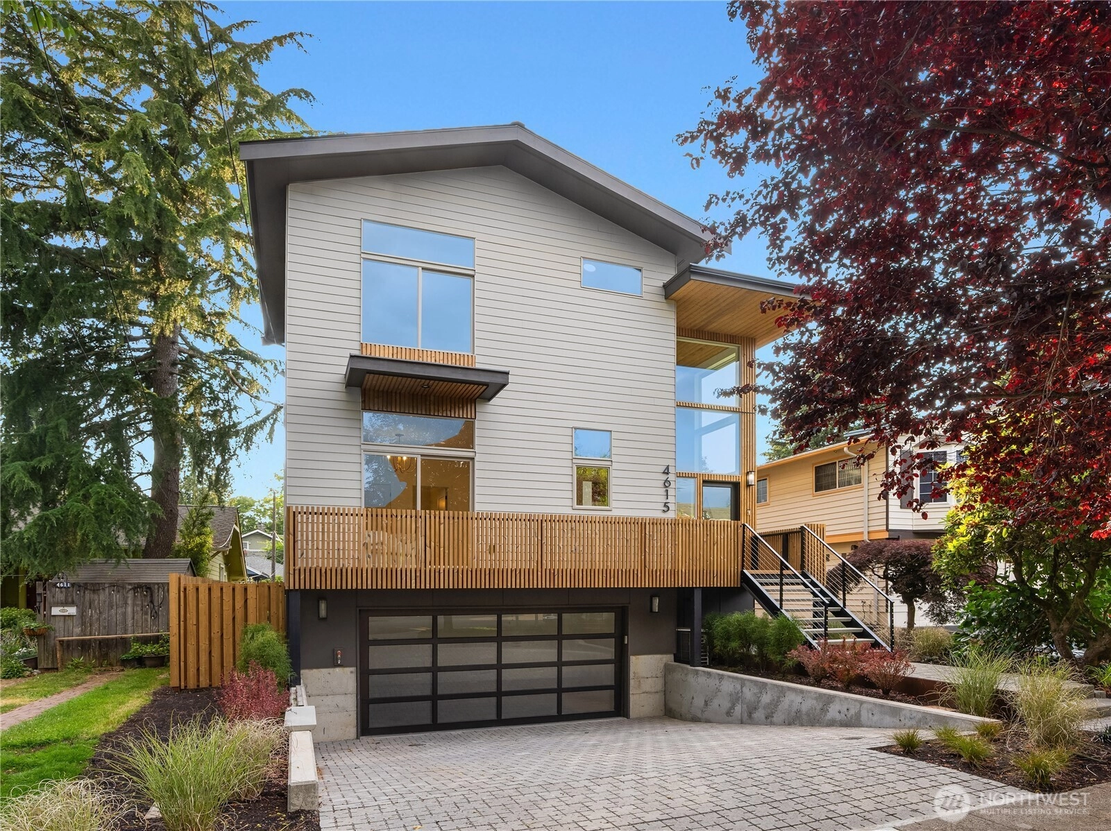 4615 2nd Ave NE Seattle WA 98105