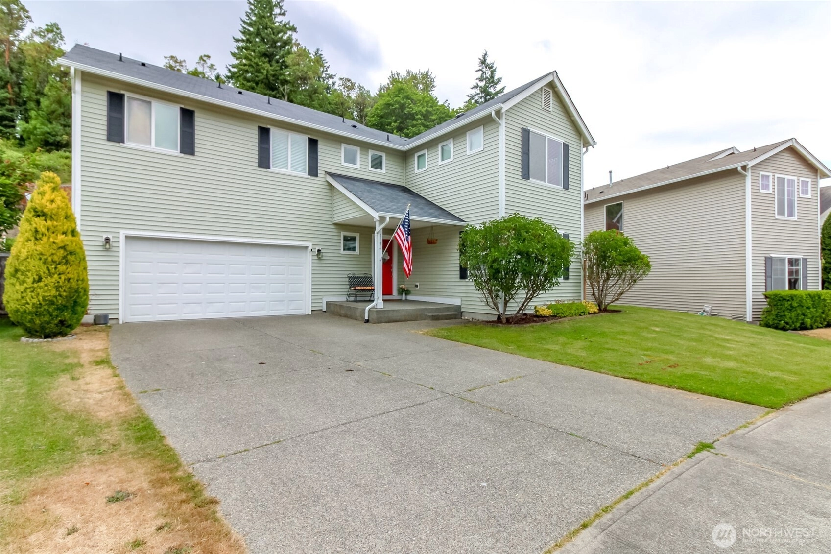 1194 Swan Loop DuPont WA 98327