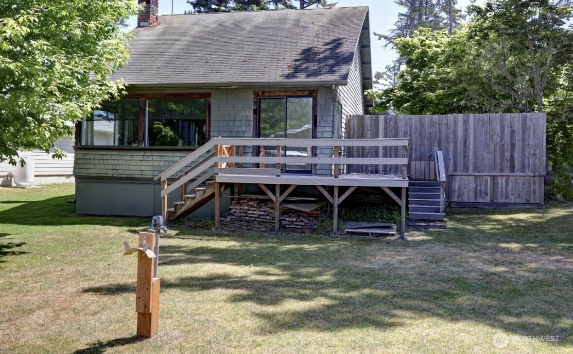 1003 41st Pl Seaview WA 98644