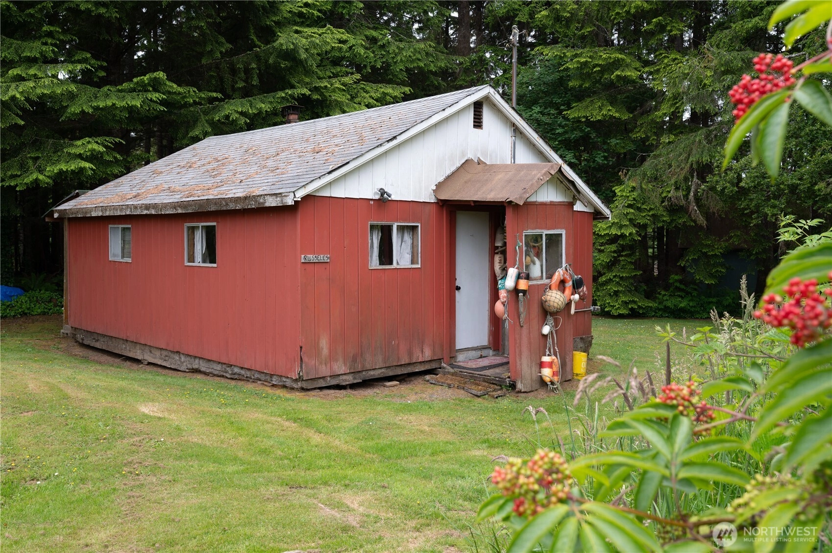 74 Elma St Copalis Beach WA 98535