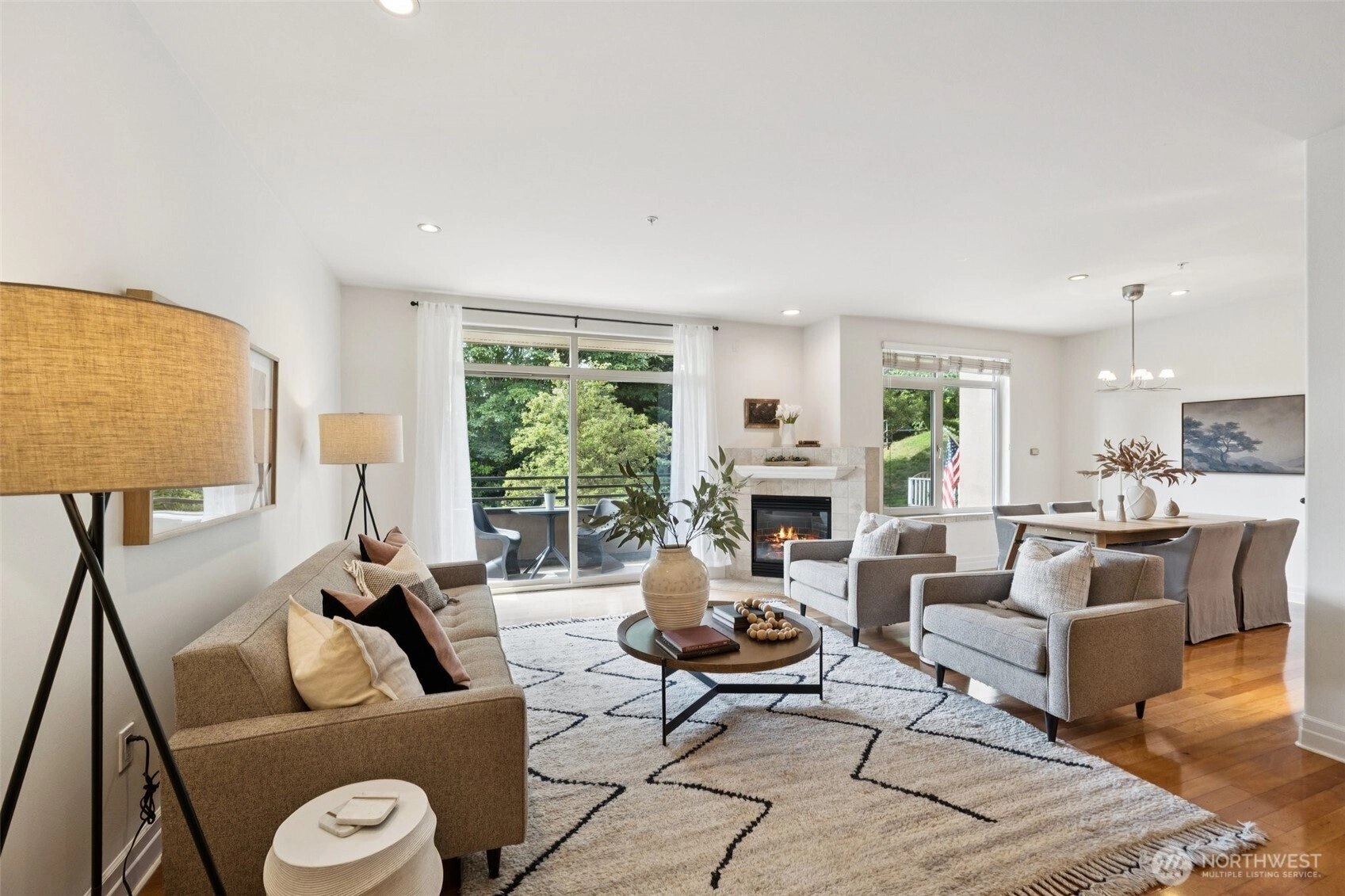 2551 Thorndyke Ave W Unit 203 Unit 203 Seattle WA 98199