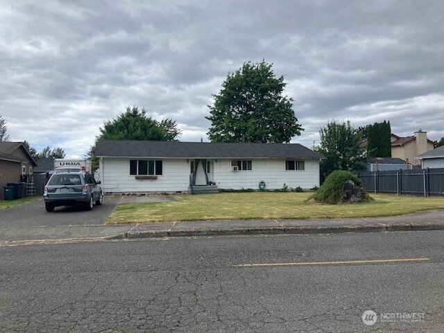 737 3rd Ave SE Unit  Pacific WA 98047