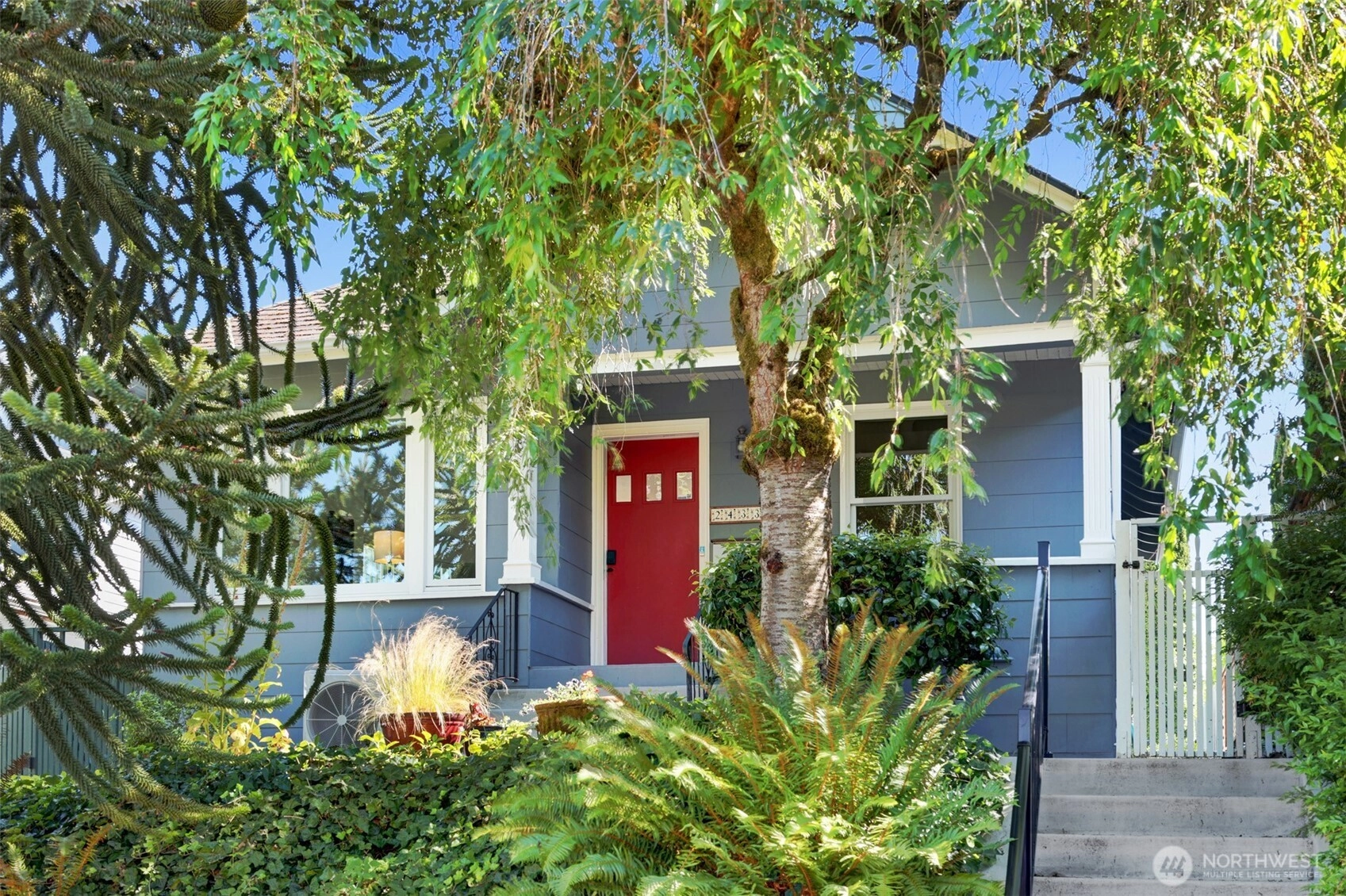 2433 E Valley St Unit  Seattle WA 98112