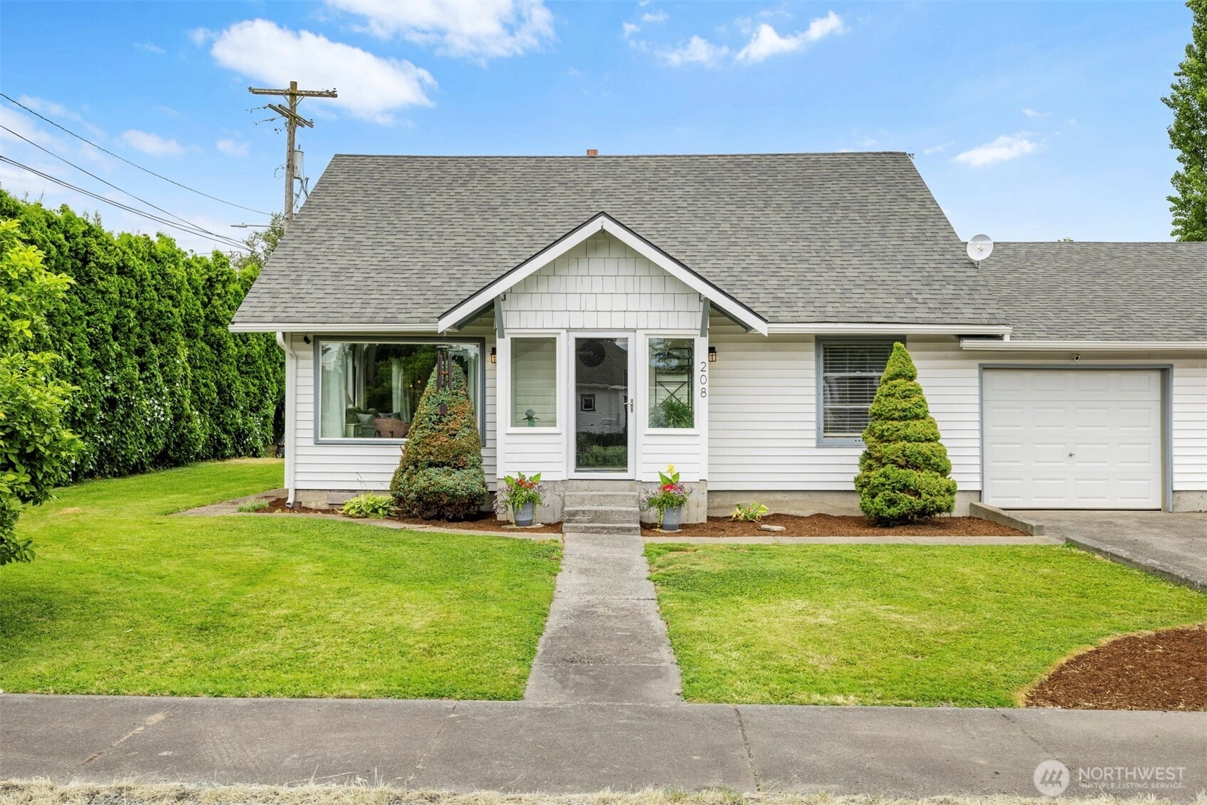 208 Harrison St Unit  Sumas WA 98295