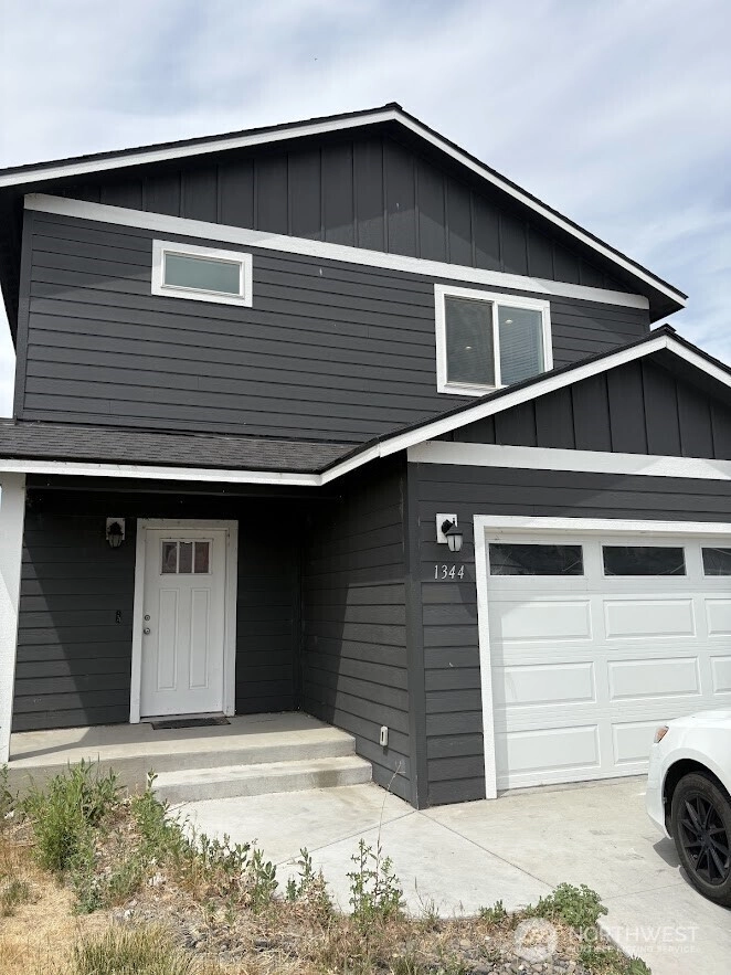 1344 Theo Way Rock Island WA 98850