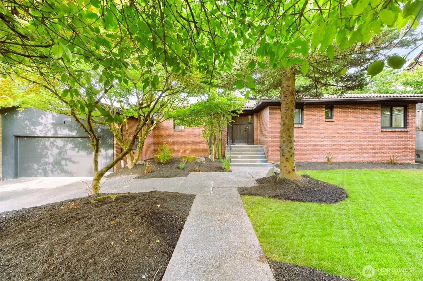 14512 38th Ave NE Lake Forest Park WA 98155