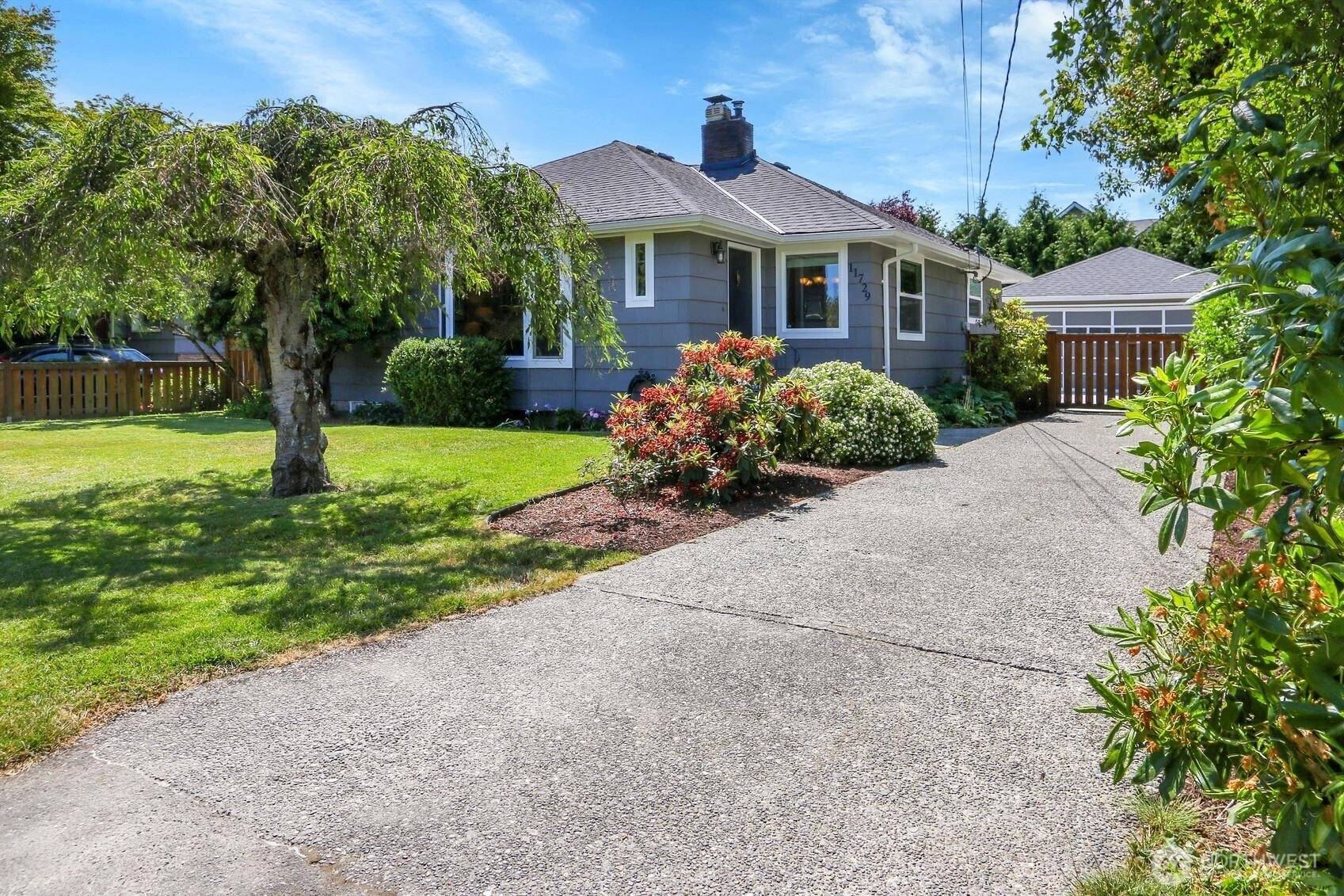 11729 Phinney Ave N Seattle WA 98133