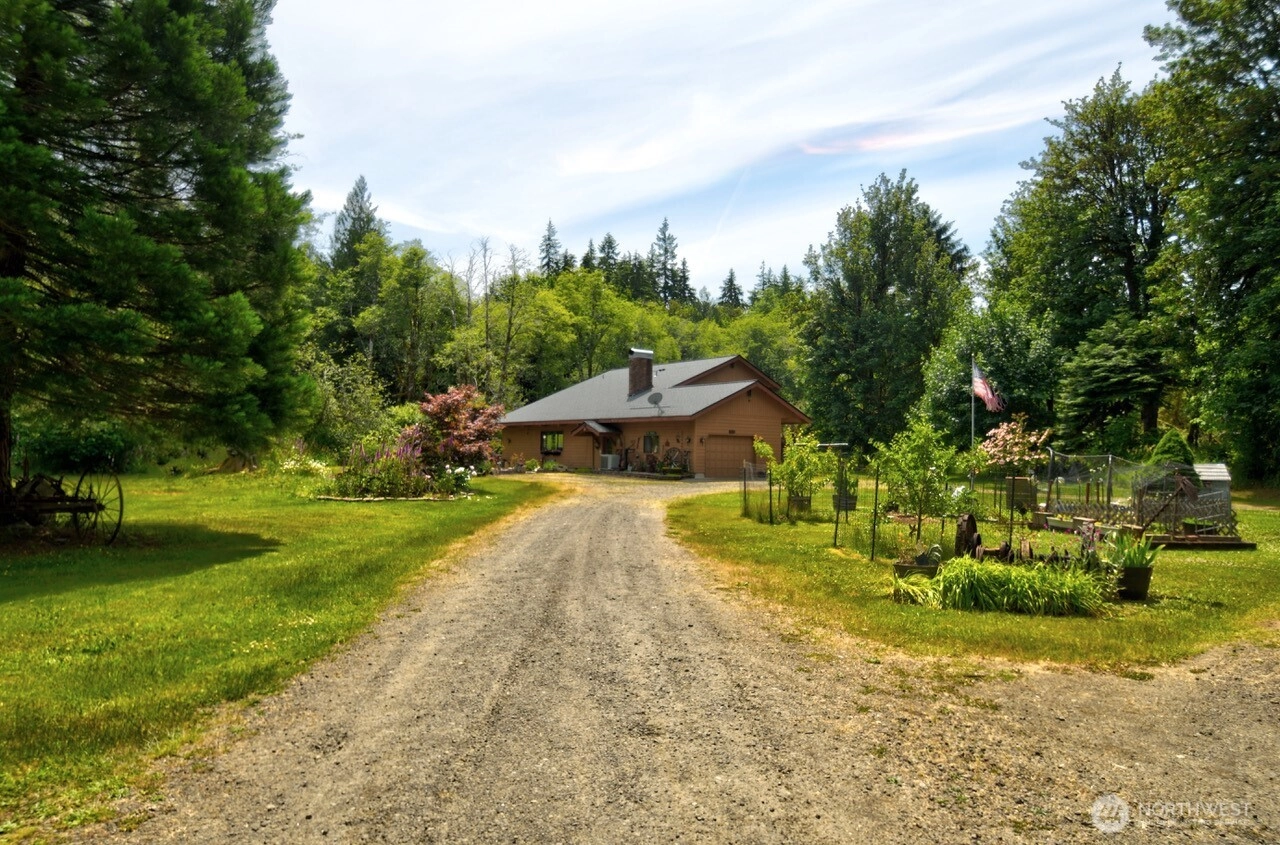 13273 W Cloquallum Rd Elma WA 98541