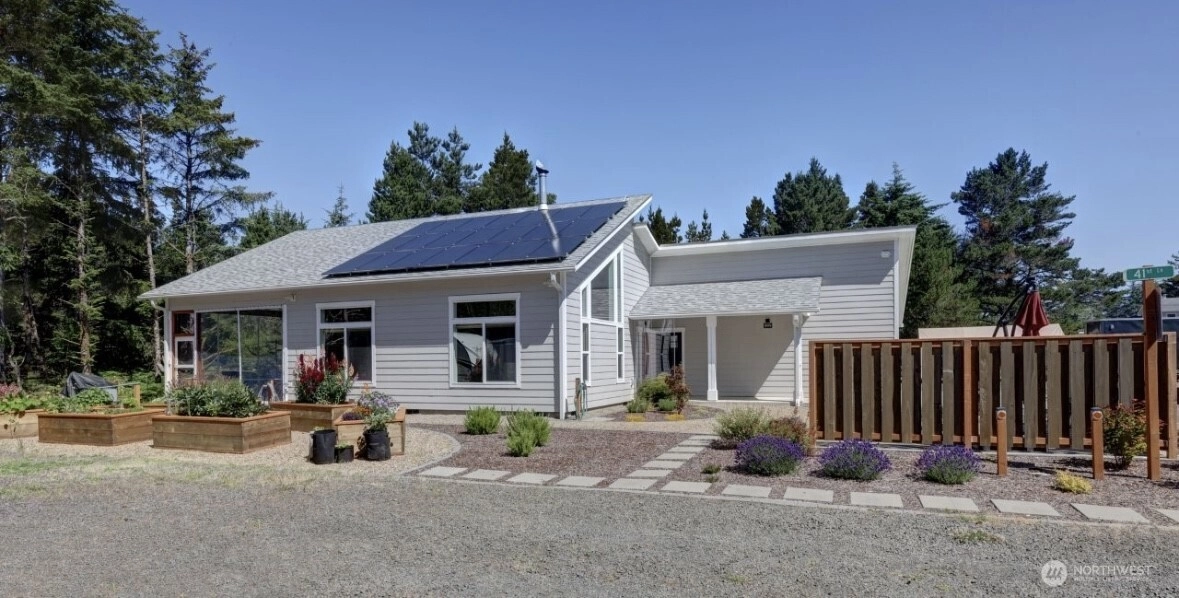 999 41st Ln Seaview WA 98644