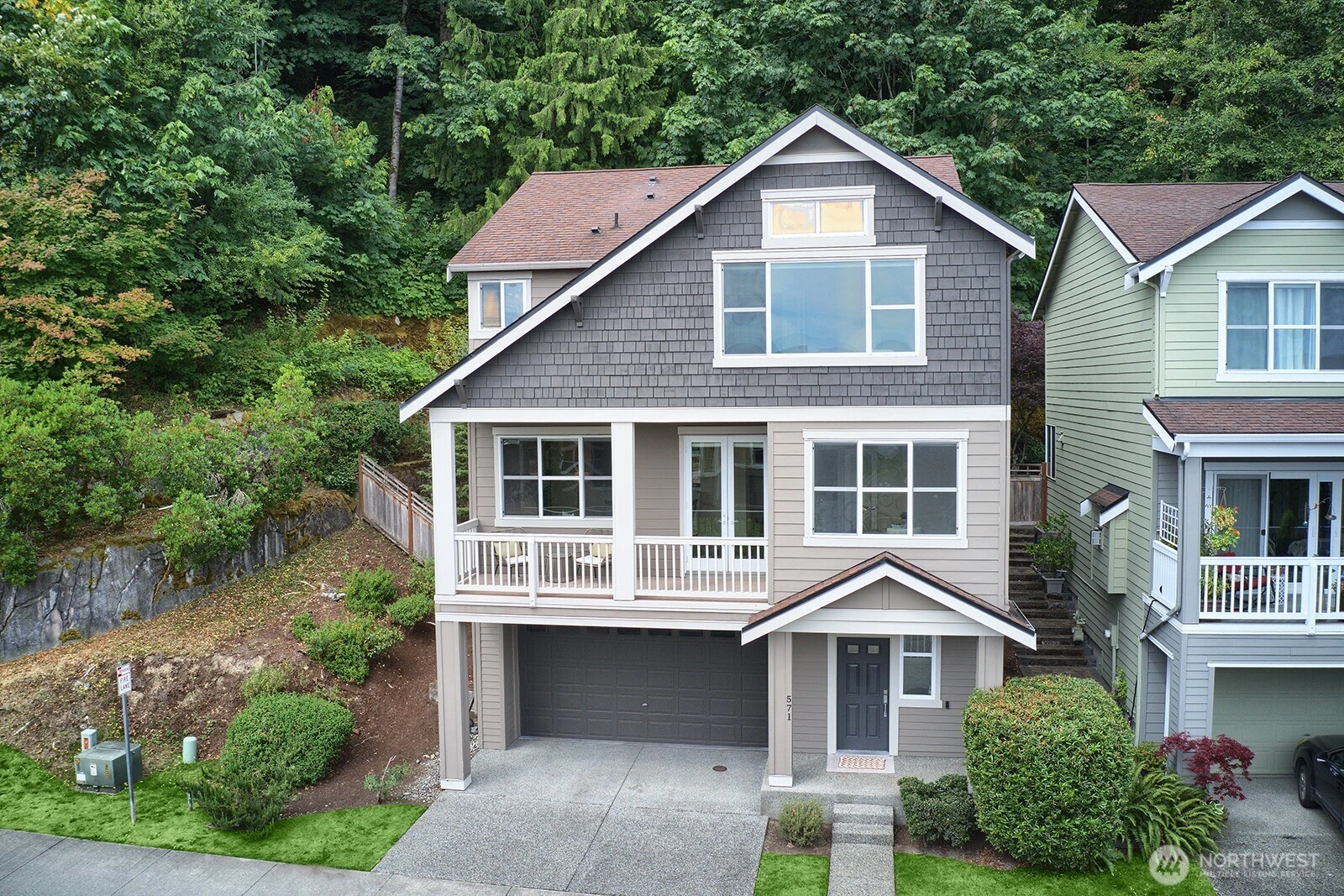 571 Mountain View Ln SW Unit  Issaquah WA 98027