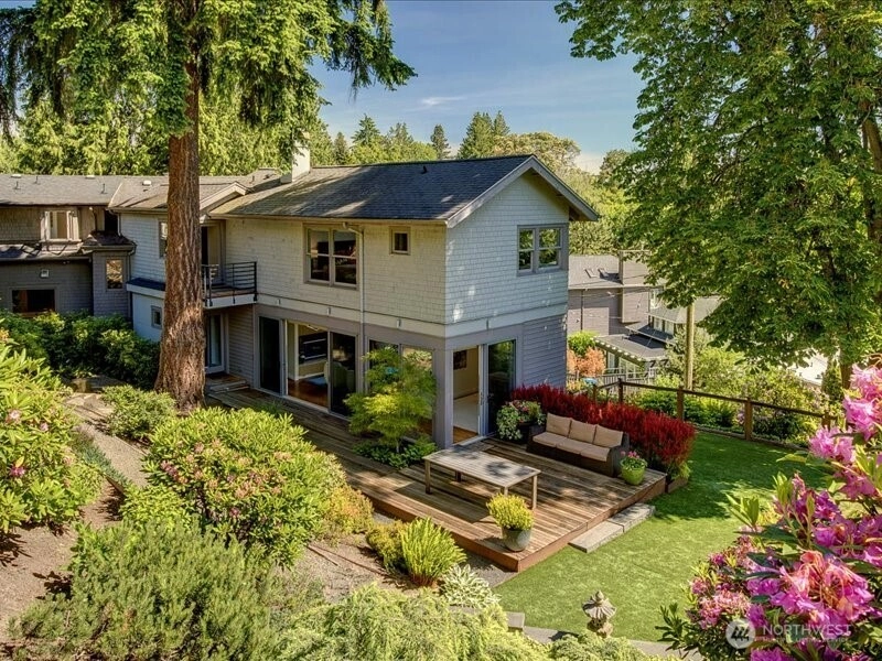 1555 Grand Ave Seattle WA 98122