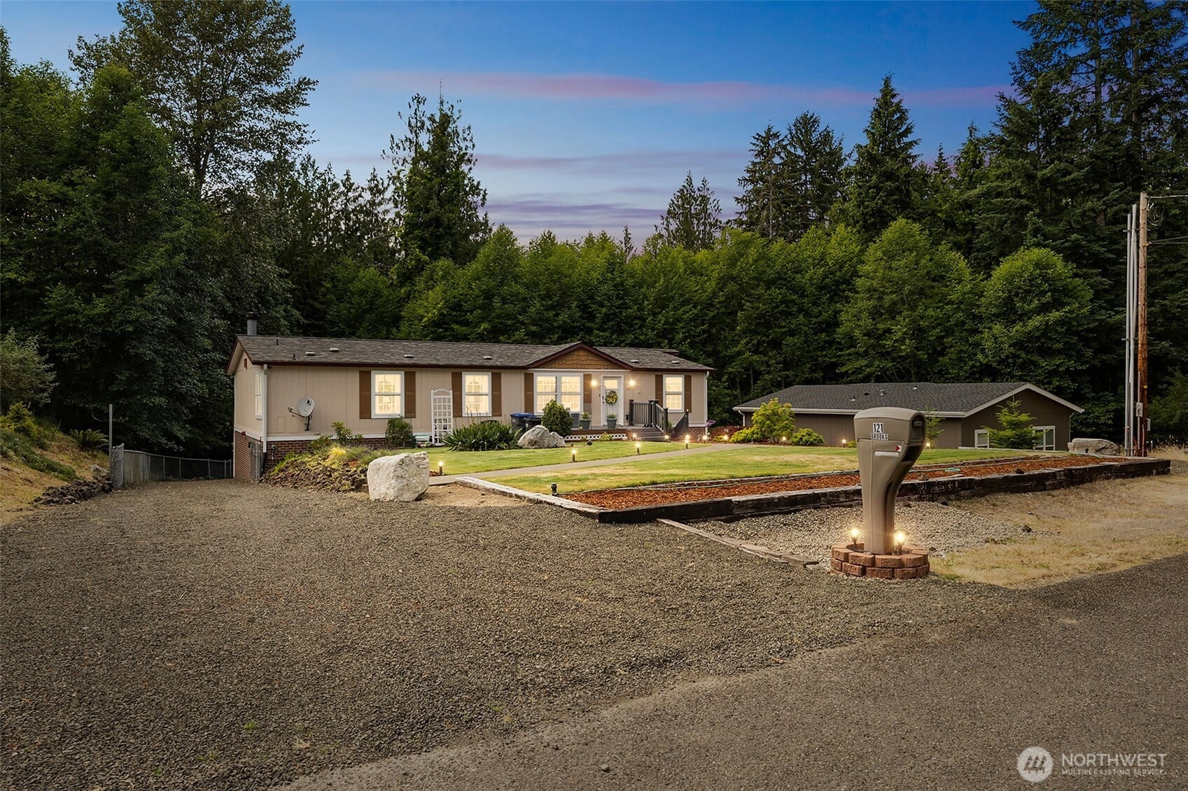 121 E Willopa Rd Unit  Shelton WA 98584