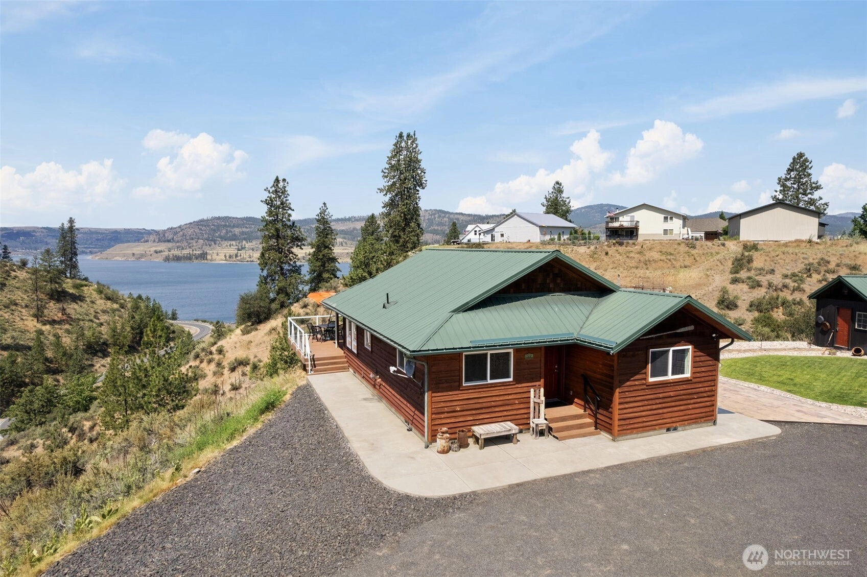144 W Airport Loop Seven Bays WA 99122