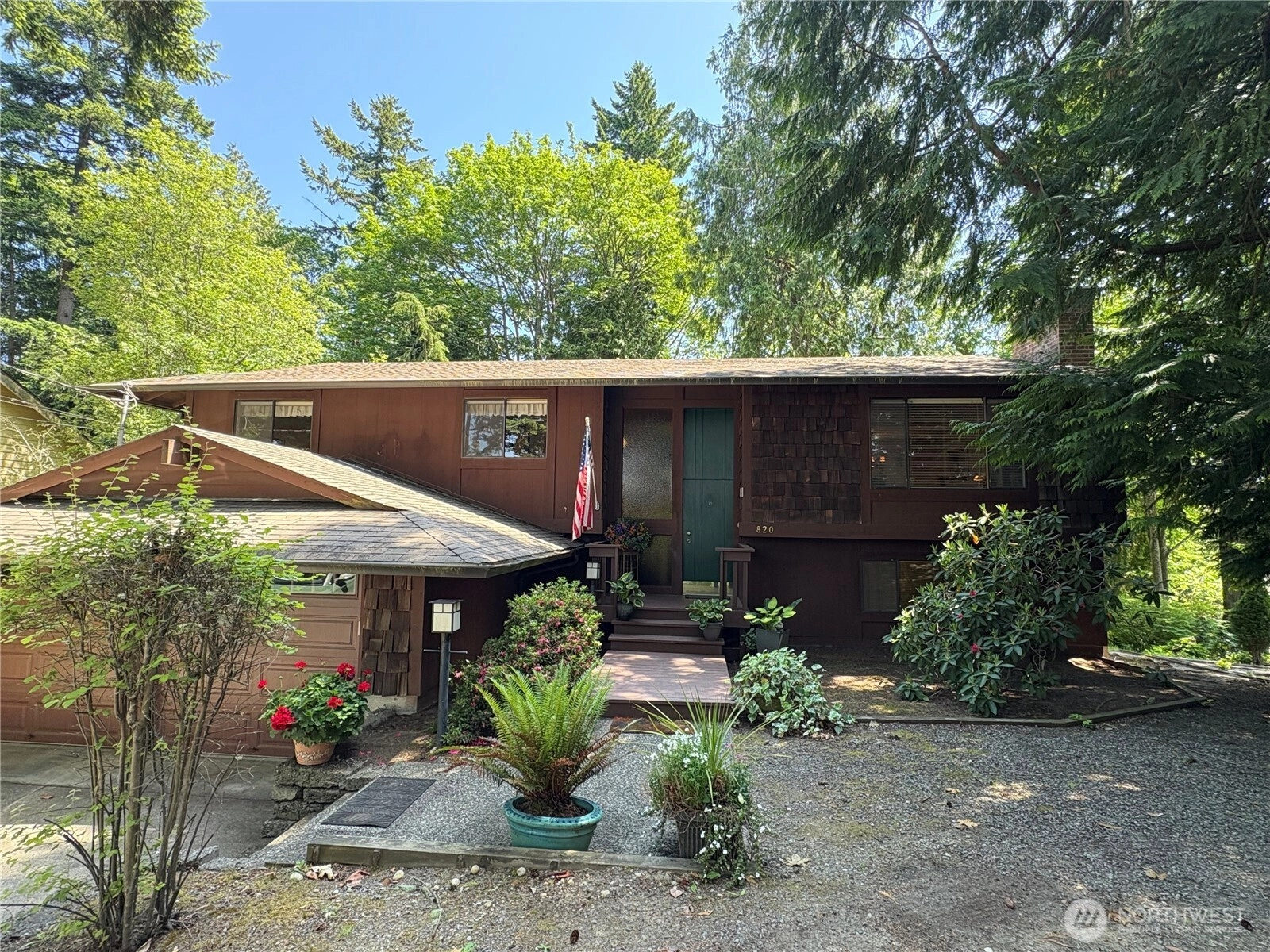 820 Cherry Ave NE Bainbridge Island WA 98110