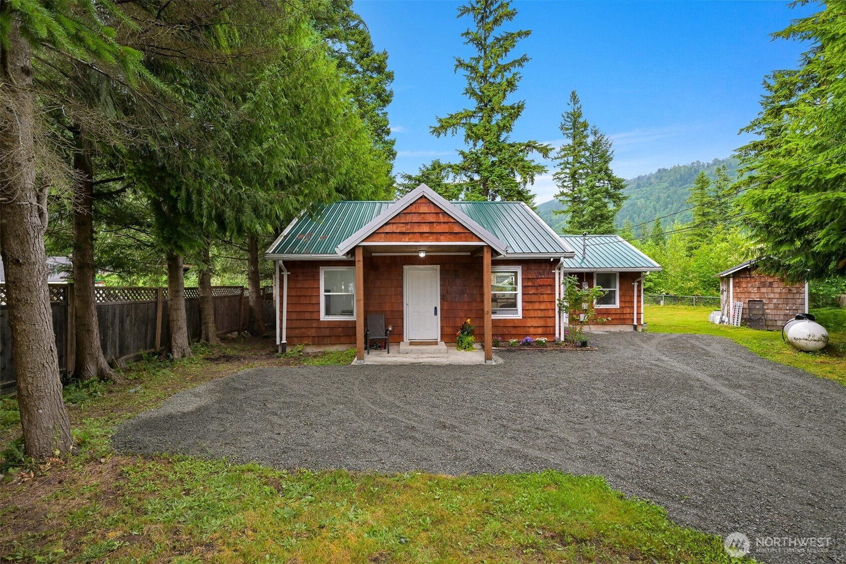 6258 Bellwood Dr Maple Falls WA 98266