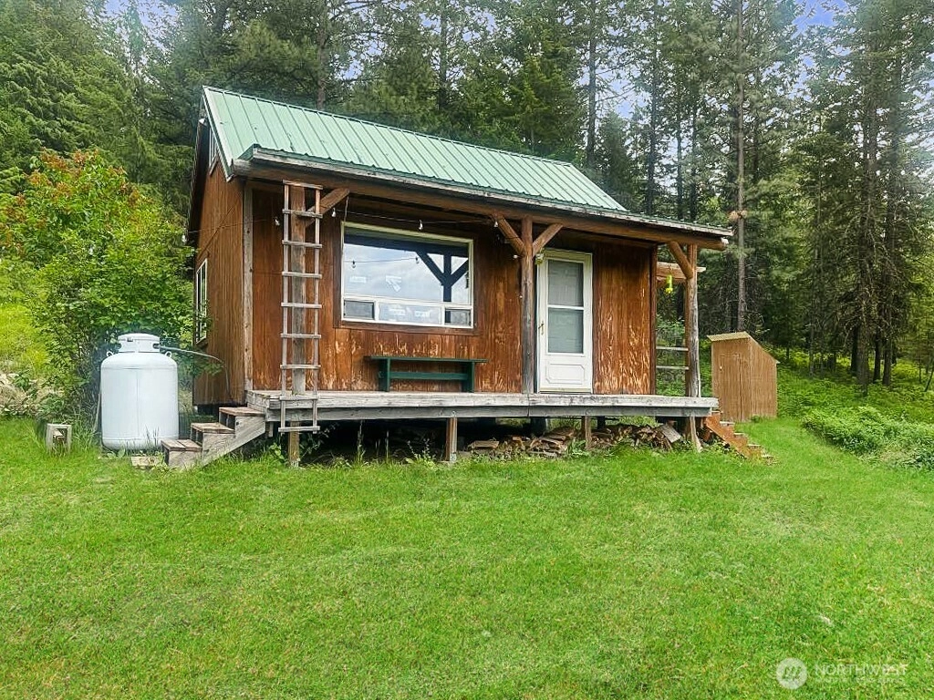 6 Lone Pine Trl Riverside WA 98849