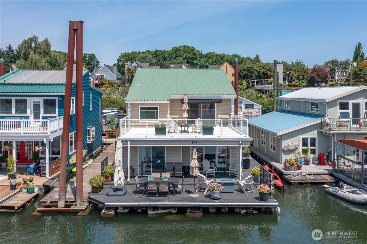 460 N Tomahawk Dr Portland OR 97217