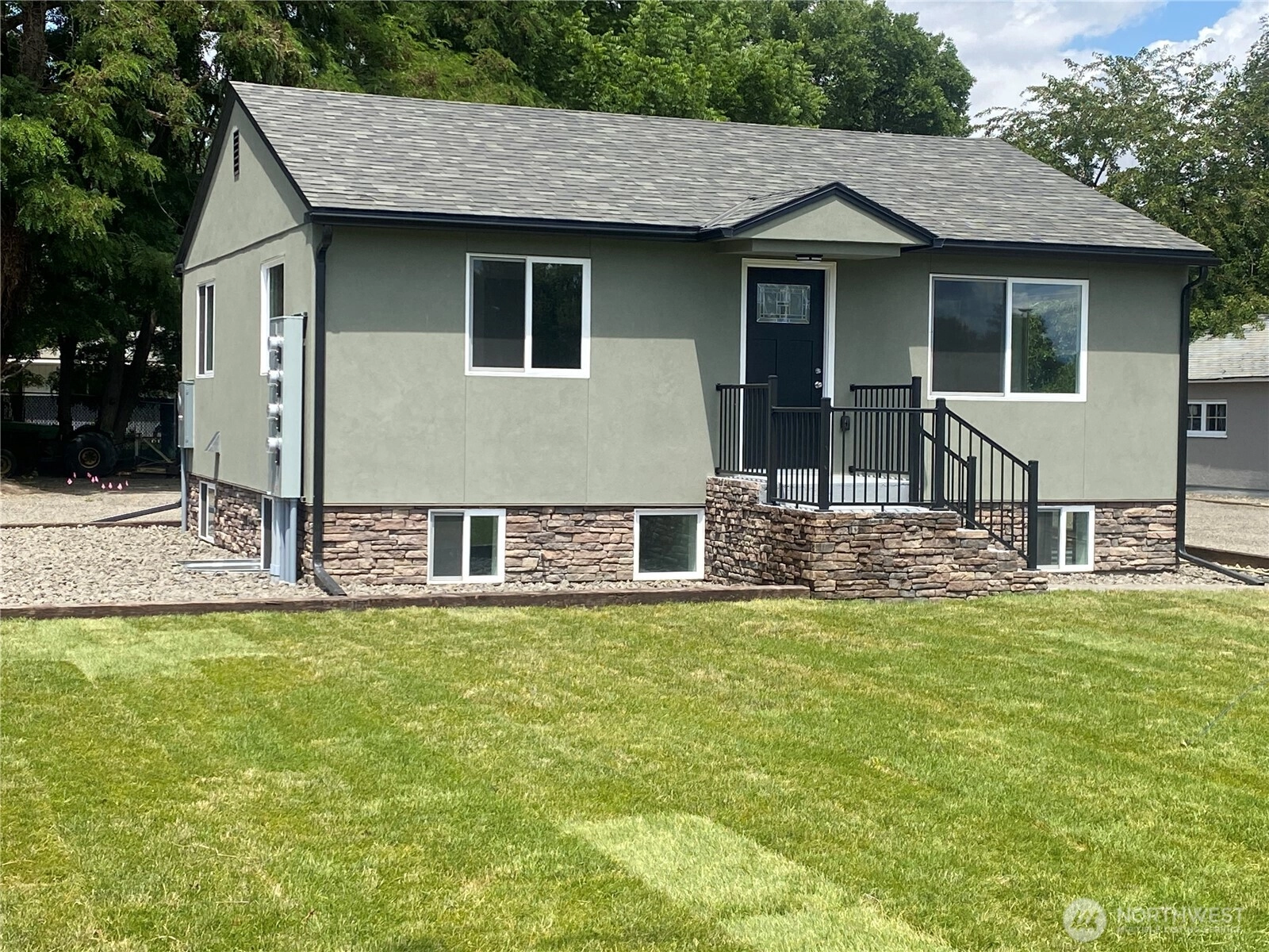 604 SW 4th St College Place WA 99324