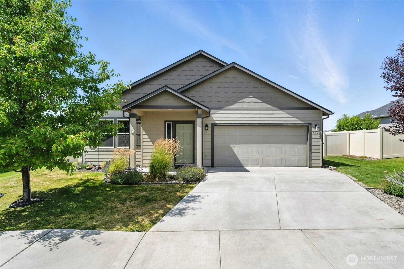 532 SW Alicia Loop Unit  College Place WA 99324