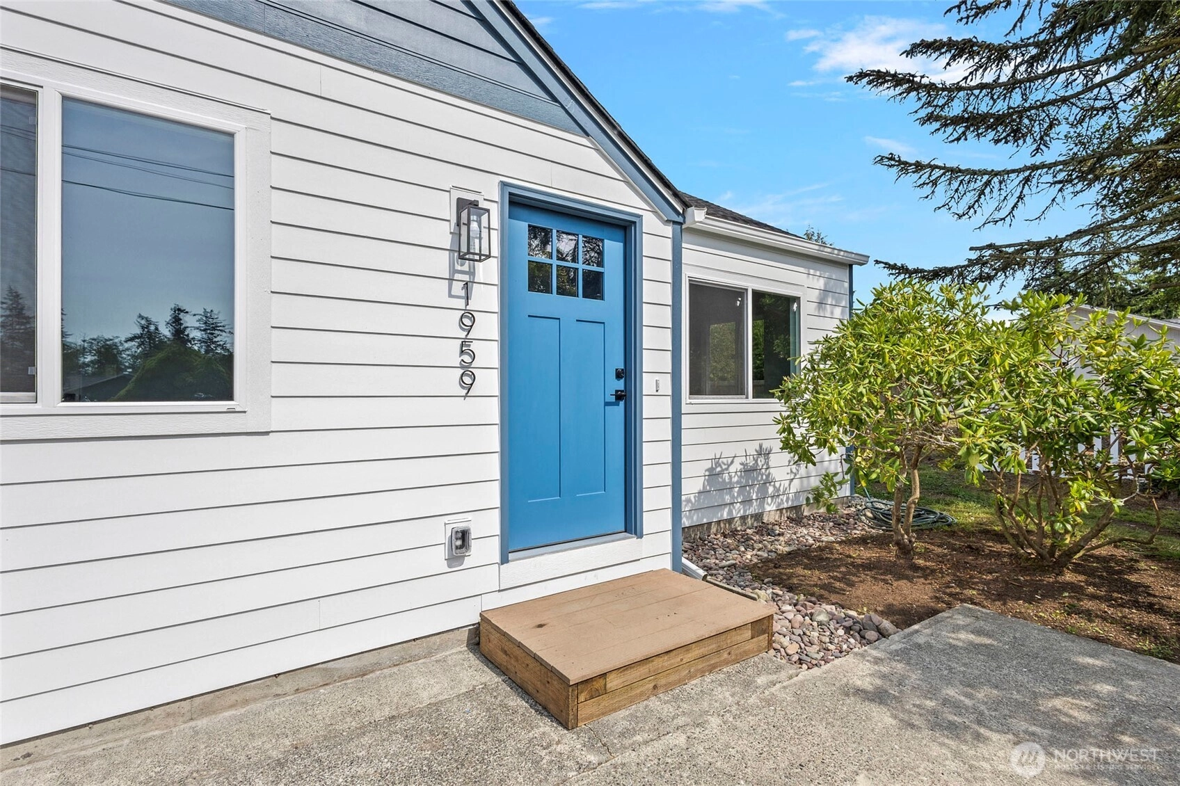 1959 S Virginia Ave Coupeville WA 98239