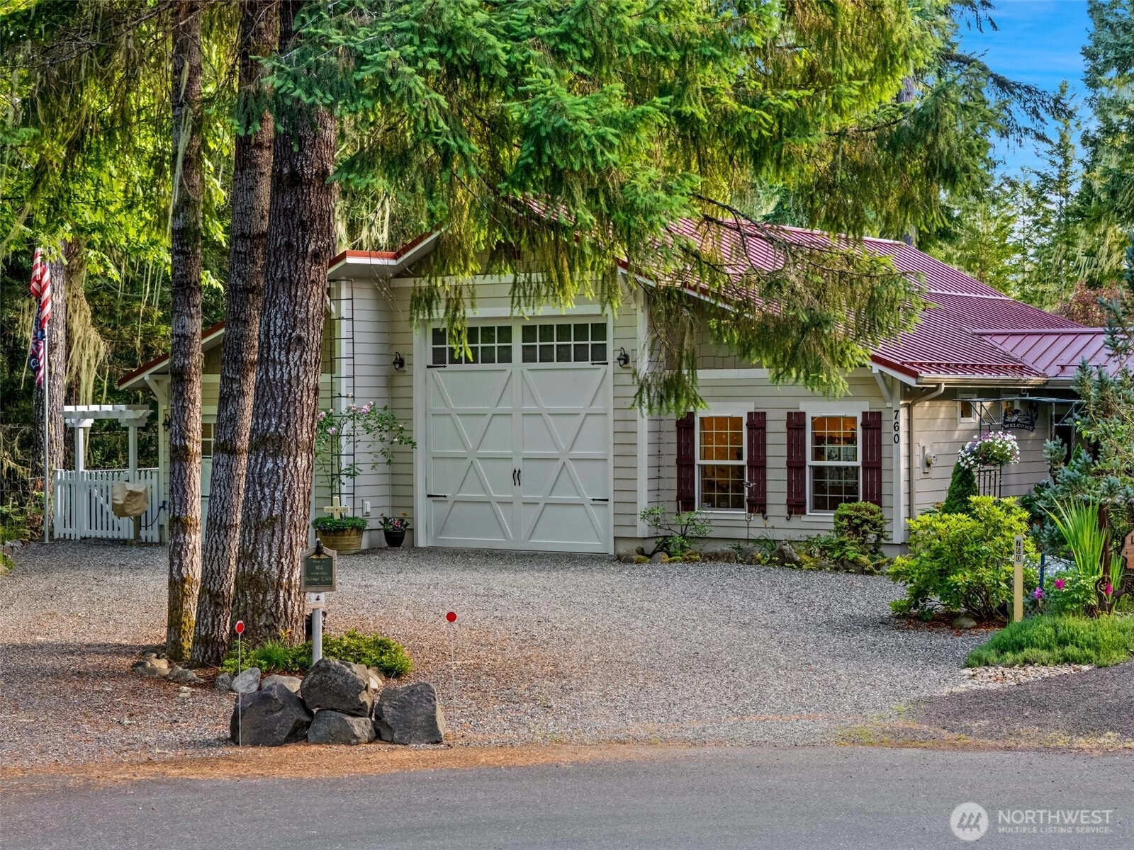 760 N Dow Creek Dr Unit  Hoodsport WA 98548