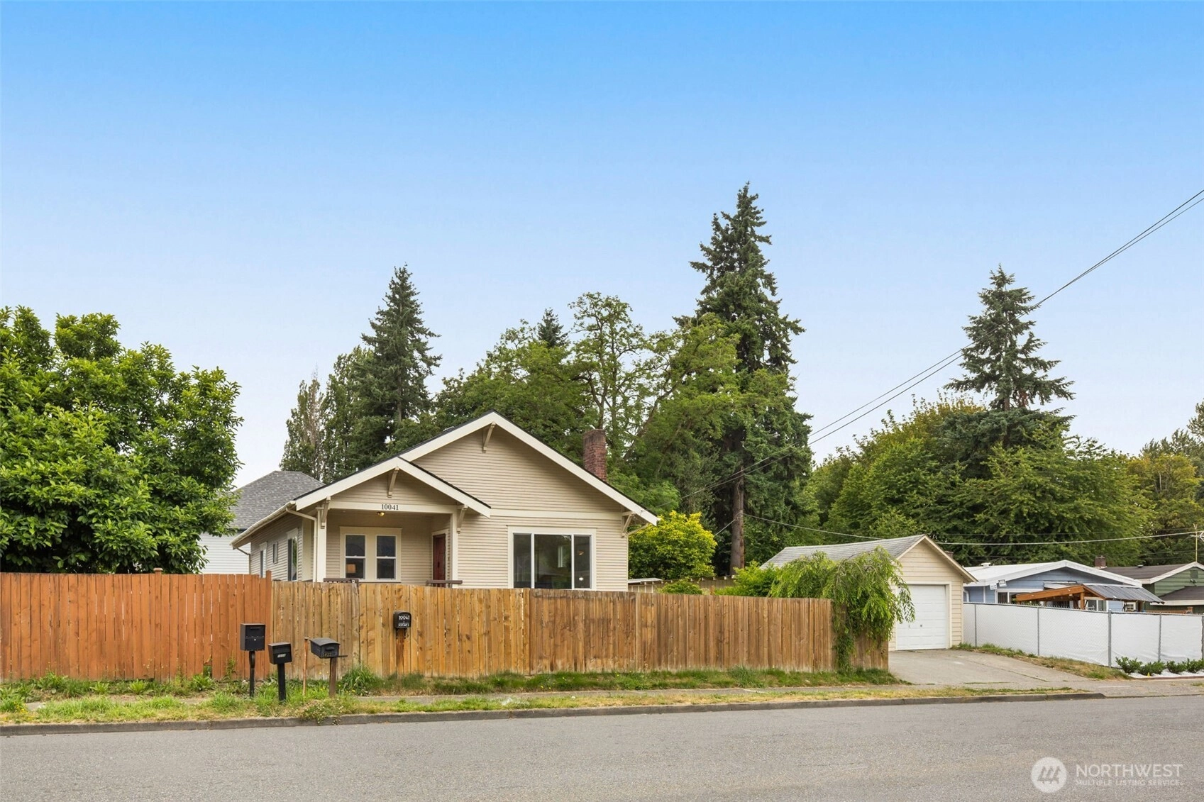 10041 51st Ave S Seattle WA 98178