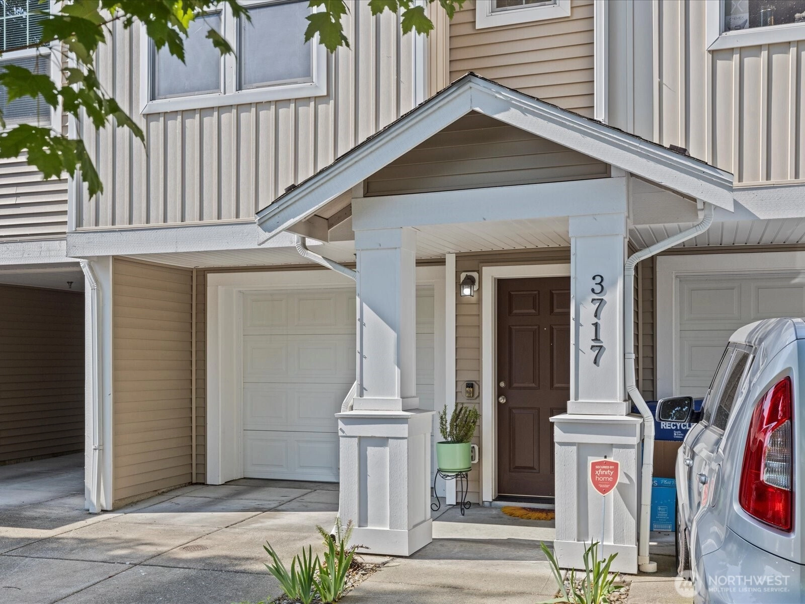 3717 S Holly Park Dr Seattle WA 98118