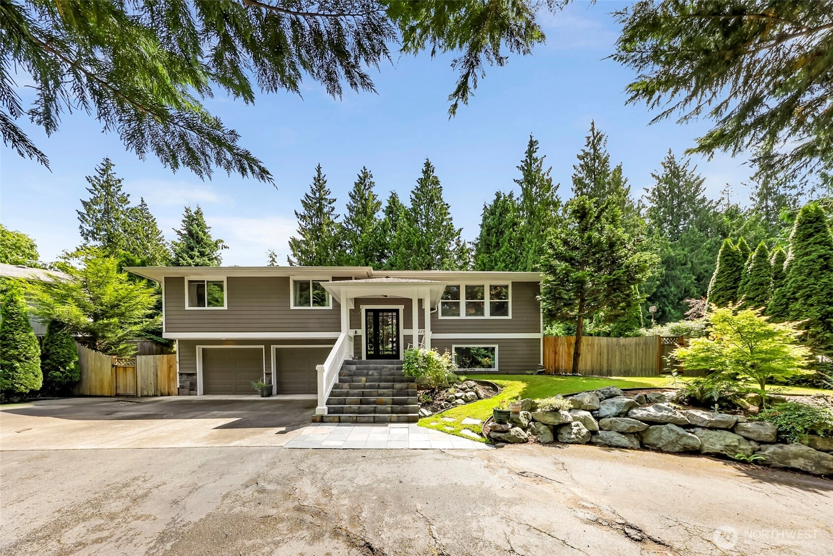 2204 Windsor Dr Mount Vernon WA 98273