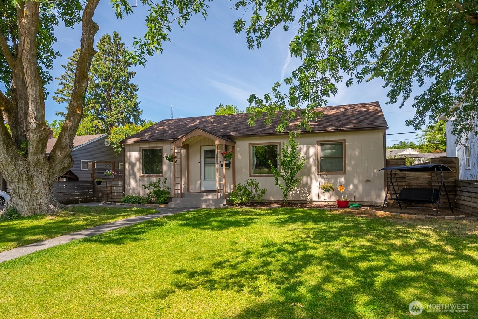 119 SW F St Ephrata WA 98823
