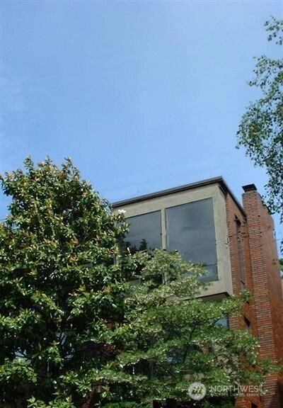 414 13th Ave E Unit 301 Seattle WA 98102