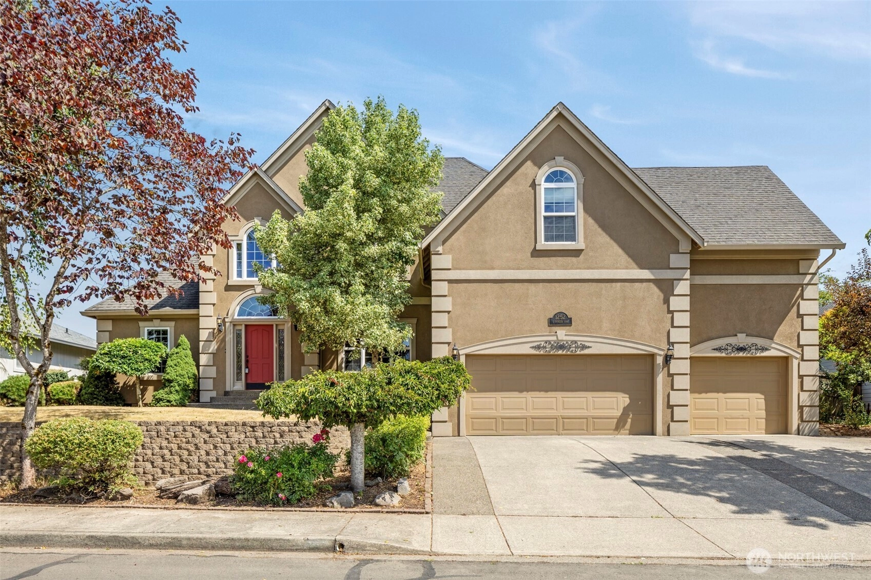 1252 E Pioneer Loop La Center WA 98629