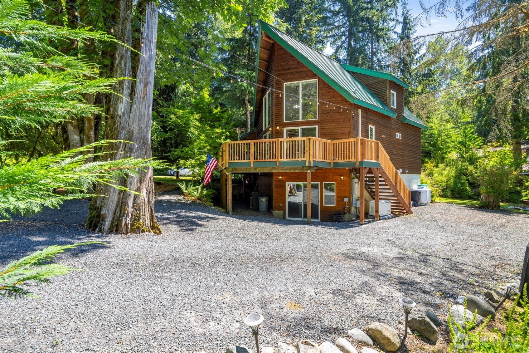 7561 Olsen Dr Deming WA 98244