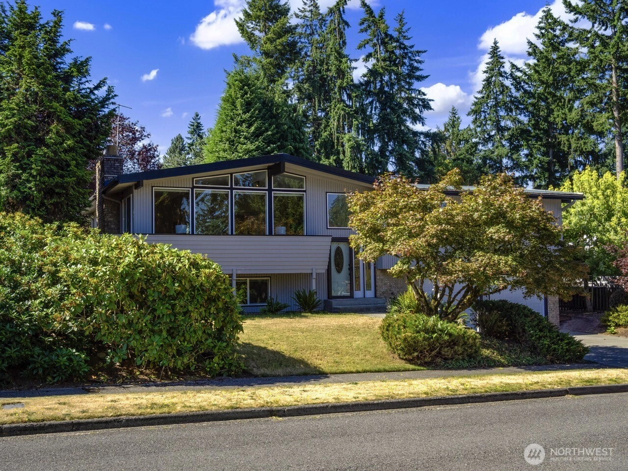 12143 SE 68th Pl Unit  Bellevue WA 98006