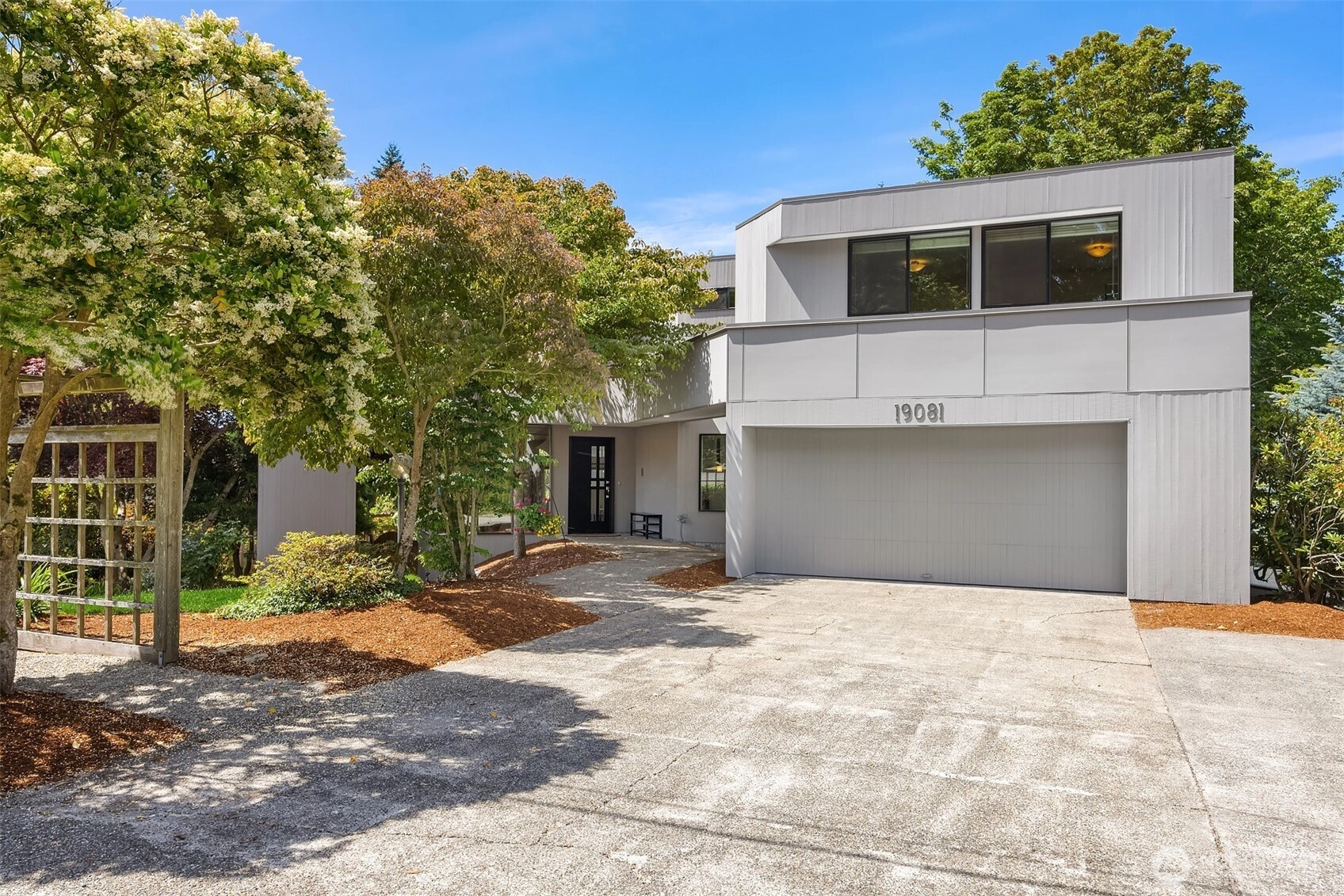 19081 11th Ave NW Shoreline WA 98177